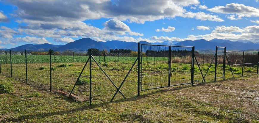 Slnečný stavebný pozemok s výhľadom na Tatry – Liptov