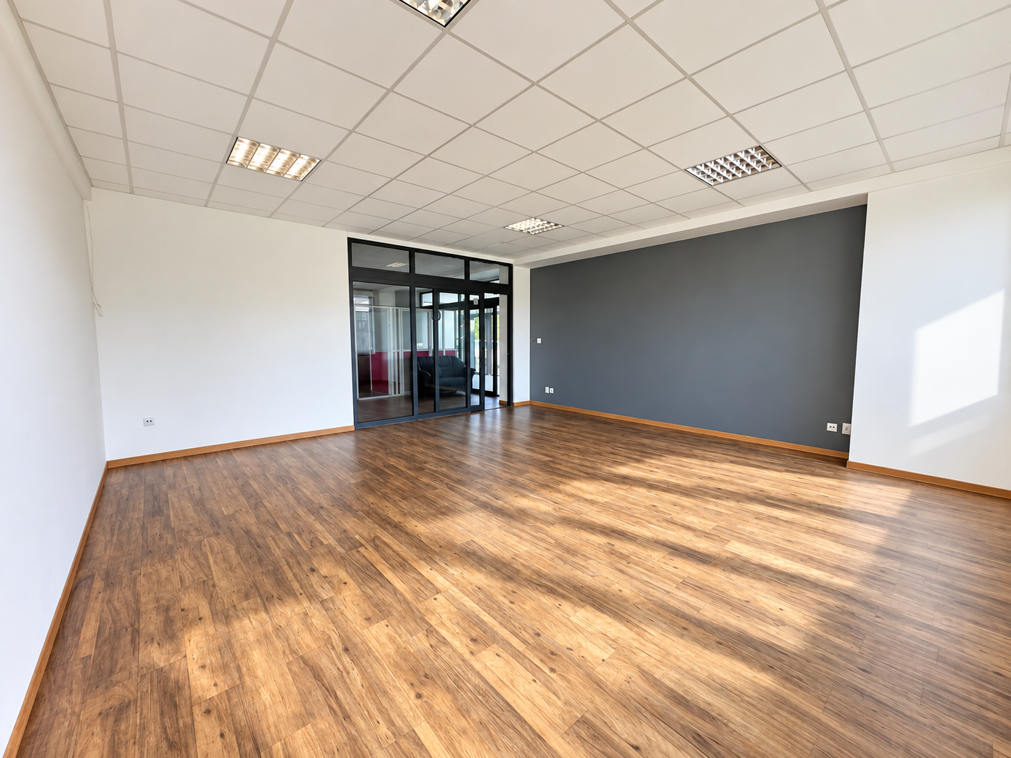 KANCELÁRIA 35 m² NA PRENÁJOM | 450 € VRÁTANE ENERGIÍ
