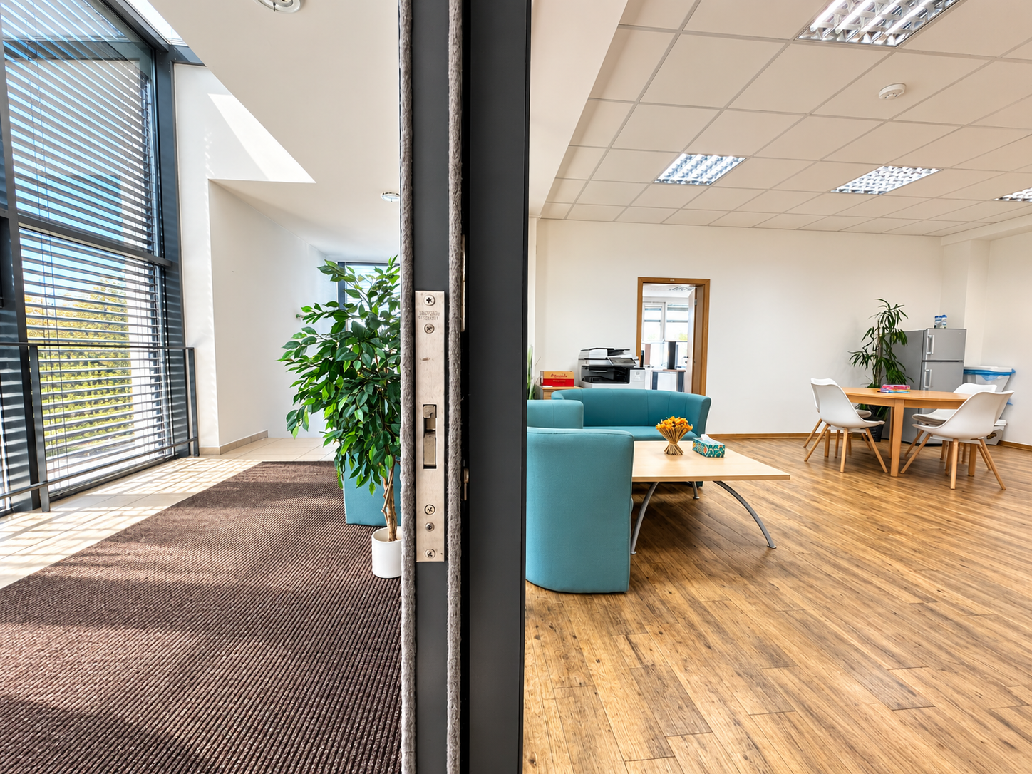 PRENÁJOM REPREZENTATÍVNYCH KANCELÁRSKYCH PRIESTOROV – 208 m²