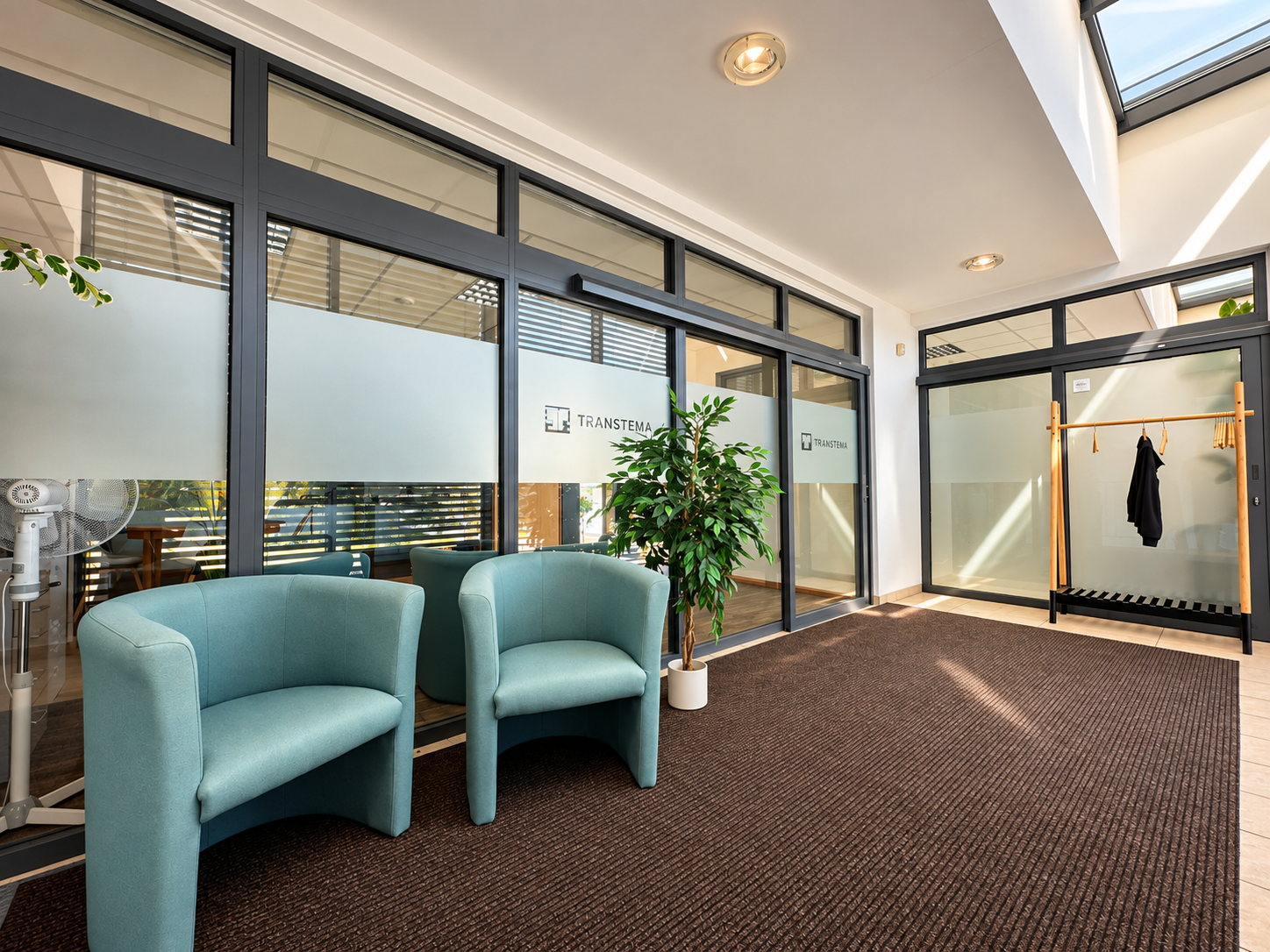 PRENÁJOM REPREZENTATÍVNYCH KANCELÁRSKYCH PRIESTOROV – 208 m²