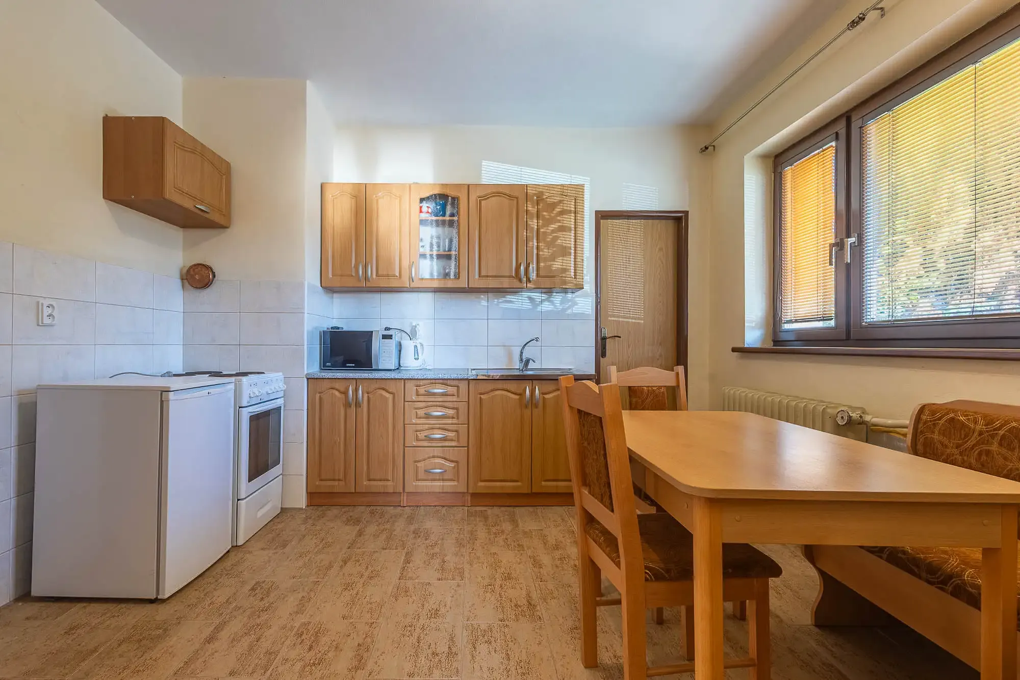 Bývanie aj podnikanie na jednej adrese: 5i rodinný dom + 1i byt + priestor na salón, ateliér, ordináciu...