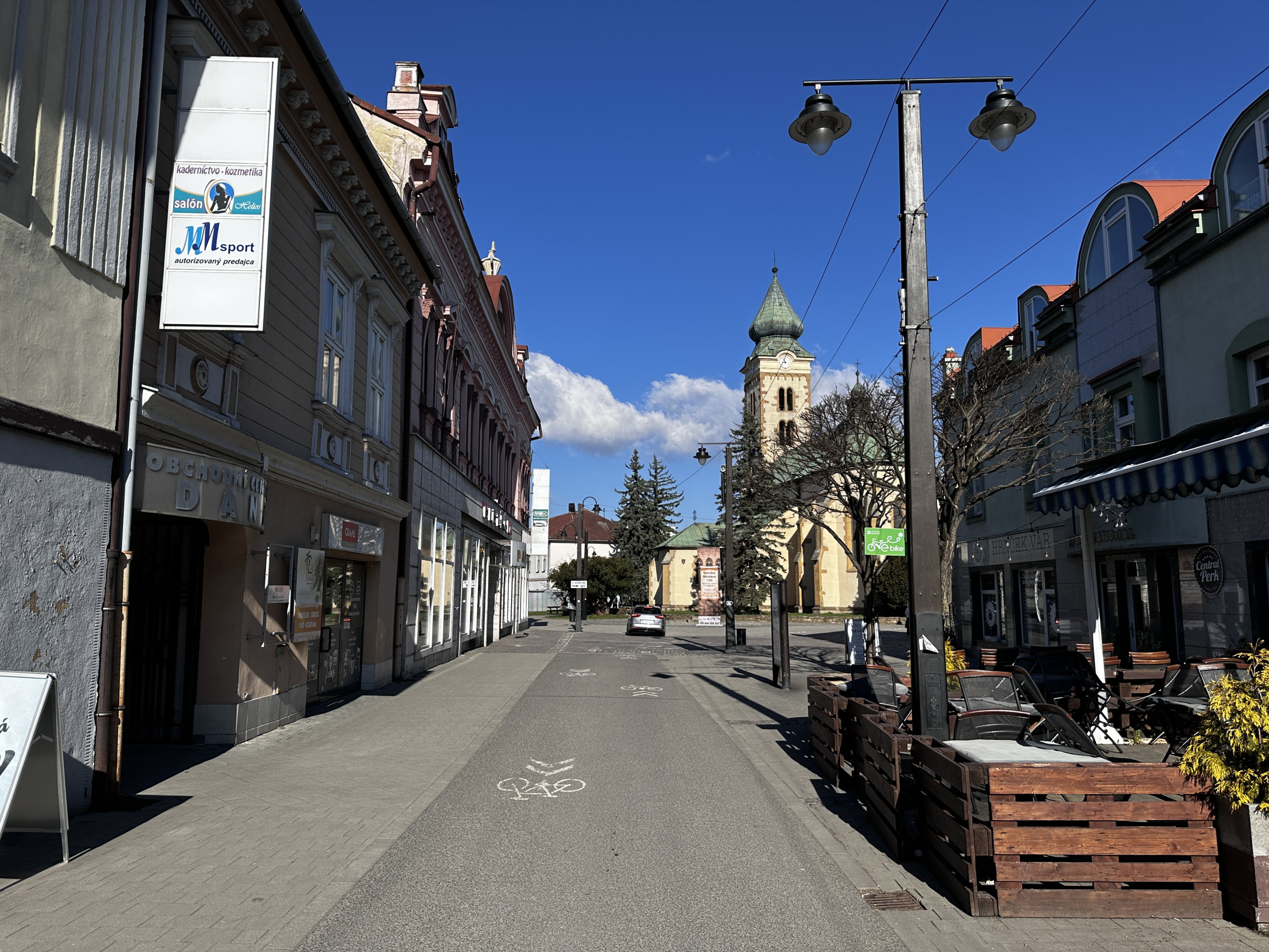 OBCHODNÉ PRIESTORY NA PRENÁJOM | 300 m² | PEŠIA ZÓNA LIPTOVSKÝ MIKULÁŠ