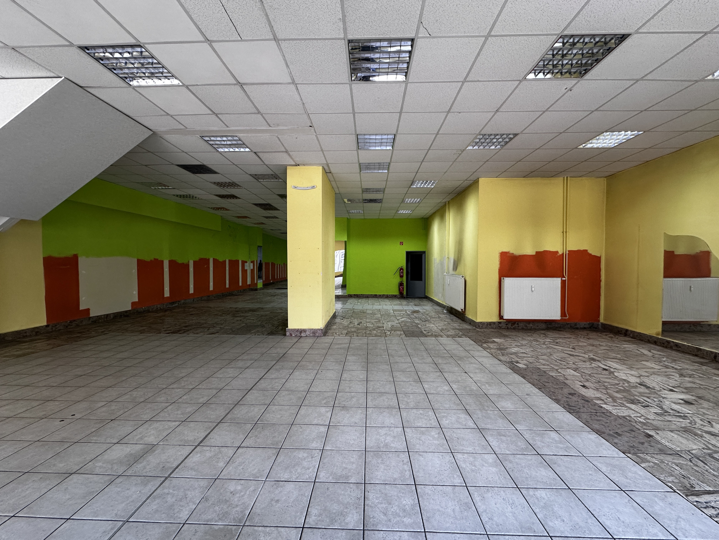 OBCHODNÉ PRIESTORY NA PRENÁJOM | 300 m² | PEŠIA ZÓNA LIPTOVSKÝ MIKULÁŠ