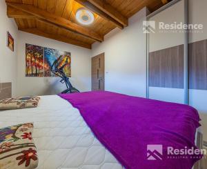 Štýlový vidiecky dom na predaj v podhorskom prostredí Svätého Kríža