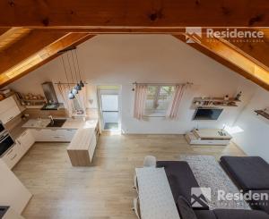 Štýlový vidiecky dom na predaj v podhorskom prostredí Svätého Kríža