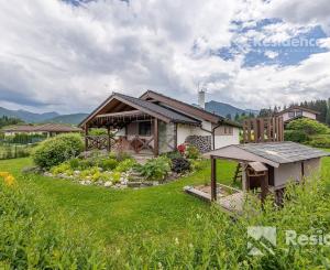 Štýlový vidiecky dom na predaj v podhorskom prostredí Svätého Kríža