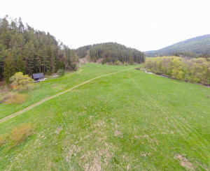 Rekreačný pozemok v lese, Hybe