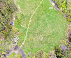 Rekreačný pozemok v lese, Hybe