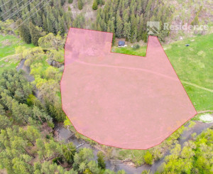 Rekreačný pozemok v lese, Hybe