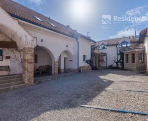 Zabehnutý penzión s reštauráciou, wellnessom a bytom pre majiteľa!