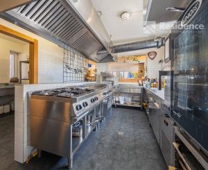 Zabehnutý penzión s reštauráciou, wellnessom a bytom pre majiteľa!