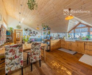 Zabehnutý penzión s reštauráciou, wellnessom a bytom pre majiteľa!