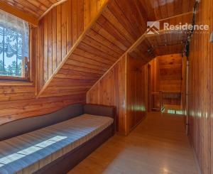 Chata zasadená do liptovskej prírody