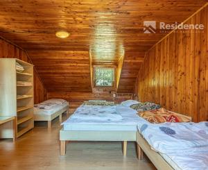 Chata zasadená do liptovskej prírody