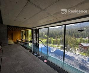 Horský luxus - Apartmán budúcnosti dostupný už dnes – komfort, technológia a štýl v jednom.