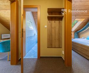 Zabehnutý penzión neďaleko Jasnej s veľkým pozemkom