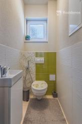 Priestranný apartmán s terasou na predaj – len 100 m od aquaparku Bešeňová!