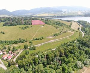 Lukratívny pozemok pri Liptovskej Mare na predaj