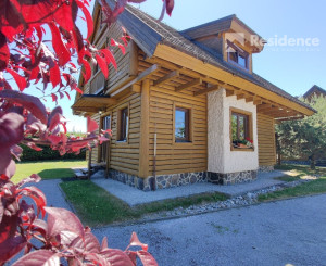 Na predaj štýlové drevenice na brehu Liptovskej Mary