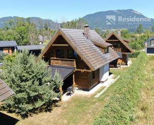 Na predaj štýlové drevenice na brehu Liptovskej Mary