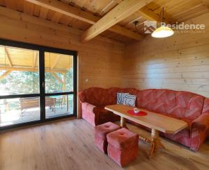 Na predaj štýlové drevenice na brehu Liptovskej Mary