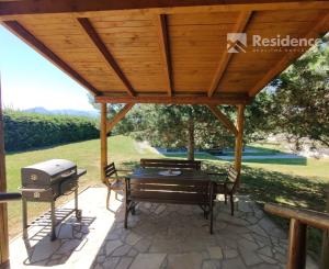 Na predaj štýlové drevenice na brehu Liptovskej Mary