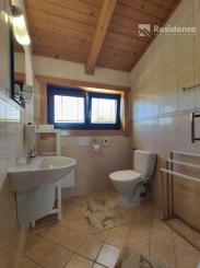 Na predaj štýlové drevenice na brehu Liptovskej Mary