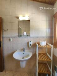 Na predaj štýlové drevenice na brehu Liptovskej Mary