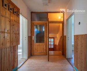 Výnimočná investičná príležitosť Rodinný dom s pozemkom 2712 m² na predaj – Jamník, Liptov 