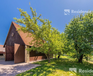 Rodinná usadlosť pri Váhu – domov, ktorý má dušu… aj potenciál!