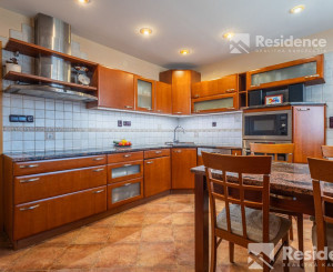 Rodinná usadlosť pri Váhu – domov, ktorý má dušu… aj potenciál!