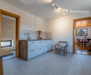 Rodinná usadlosť pri Váhu – domov, ktorý má dušu… aj potenciál!