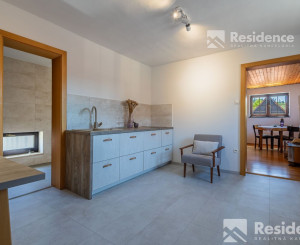 Rodinná usadlosť pri Váhu – domov, ktorý má dušu… aj potenciál!