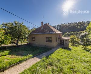 Výnimočná investičná príležitosť Rodinný dom s pozemkom 2712 m² na predaj – Jamník, Liptov 