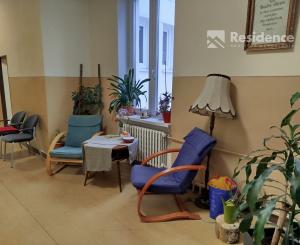 Veľká kancelária so zázemím v historickej budove na prenájom