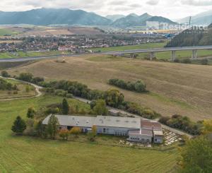 Na predaj rozsiahly objekt na podnikanie v Liskovej