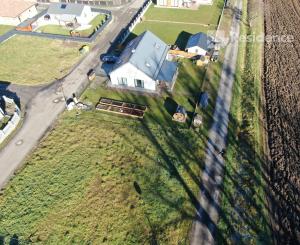 Posledný voľný pozemok v novej časti Závažnej Poruby – Pod Poludnicou