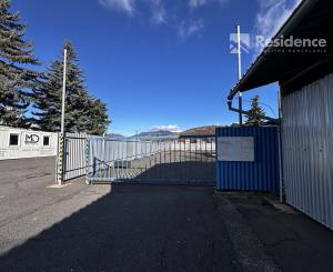 Oplotený areál na prenájom – skvelá poloha pri hlavnej ceste