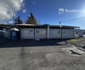 Oplotený areál na prenájom – skvelá poloha pri hlavnej ceste