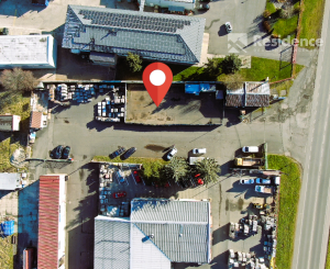 Oplotený areál na prenájom – skvelá poloha pri hlavnej ceste