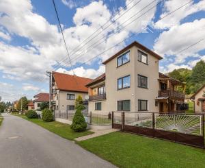 Priestranný dom na predaj – Svätý Kríž, blízko Liptovského Mikuláša