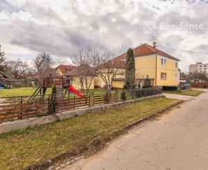 Priestranný byt s podkrovím – Liptovský Mikuláš