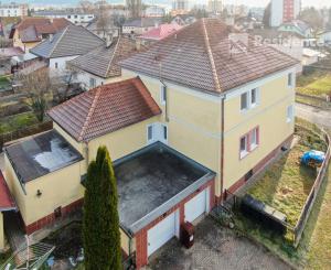 Priestranný byt s podkrovím – Liptovský Mikuláš