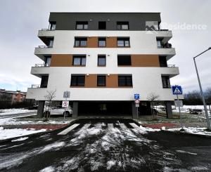 Prenájom: nový 2i byt + kryté parkovanie – Liptovský Mikuláš