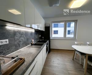 Prenájom: nový 2i byt + kryté parkovanie – Liptovský Mikuláš