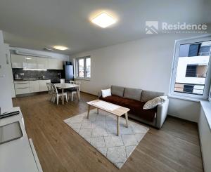 Prenájom: nový 2i byt + kryté parkovanie – Liptovský Mikuláš