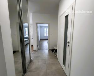 Prenájom: nový 2i byt + kryté parkovanie – Liptovský Mikuláš