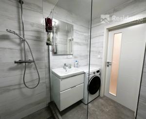 Prenájom: nový 2i byt + kryté parkovanie – Liptovský Mikuláš