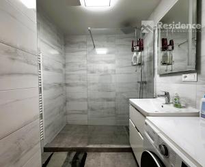 Prenájom: nový 2i byt + kryté parkovanie – Liptovský Mikuláš