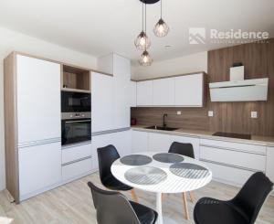 Moderný byt s terasou na prenájom - Victory Port Palúdzka